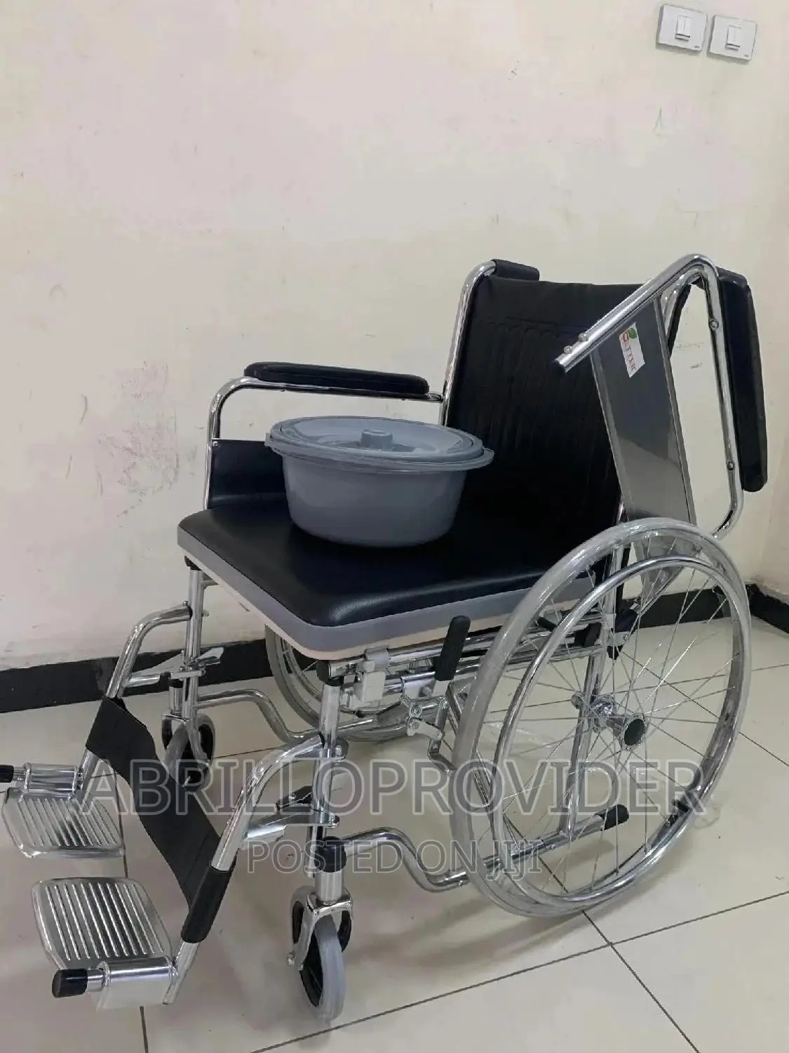 በጣም ምቾት ያላቸው ዌልቸር Commode Wheelchair=Wheelchair=Wheelchair
