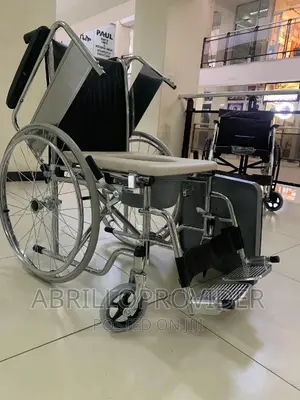 ሻወር ምወሰጃ ያለው ዌልቸር Commode Wheelchair=Wheelchair=Wheelchair=