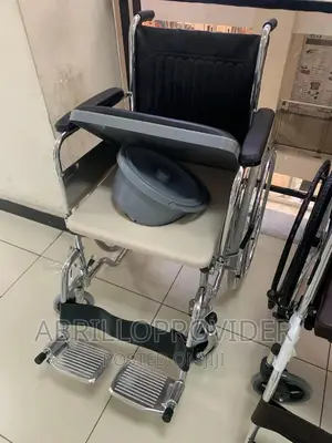 ሻወር ምወሰጃ ያለው ዌልቸር Commode Wheelchair=Wheelchair=Wheelchair=
