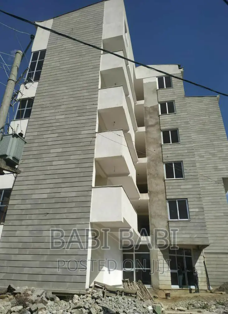 20bdrm Apartment in Semen Hotel Around, Arada for sale