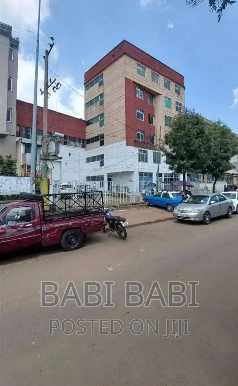 G+5 ሕንፃ ከጀርባው መጋዘን ያለው 102 ሚሊየን የባንክ ብድር ያለበት ሕንፃ