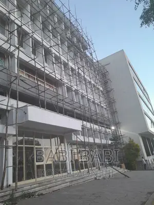 B+g+5 የንግድ ሕንፃ የባንክ ብድር ያለበት