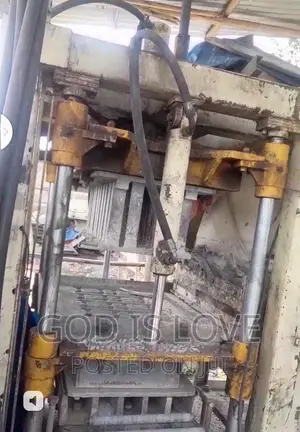 Photo - የሚሸጥ ብሎኬት ማምረቻ ማሽንblock Making Machine
