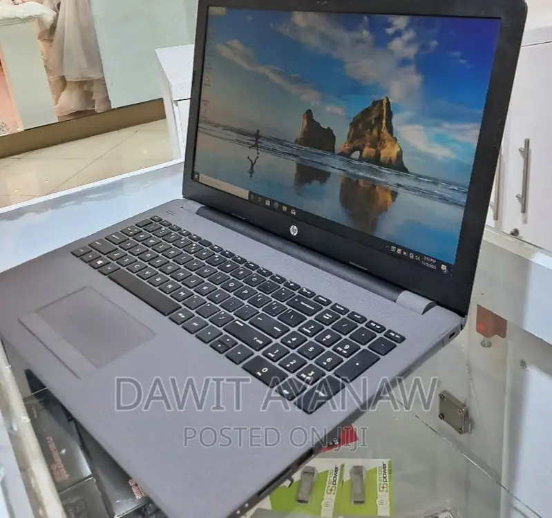 New Laptop HP 8GB Intel Core I7 SSD 1T