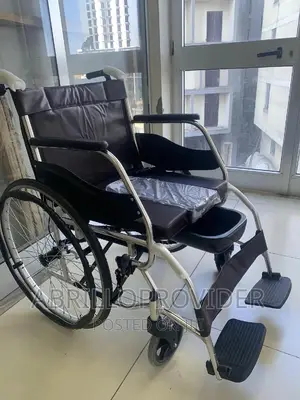 ጥራታቸውን የጠበቁ ተሽከርካሪ Commode Wheelchair%Wheelchair%Wheelchair