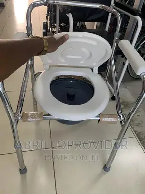 Photo - ለታካሚዎች ተንቅሳቃሽ ሽንት ቤት 'Toilet/Shower/Elderly Commode Chair