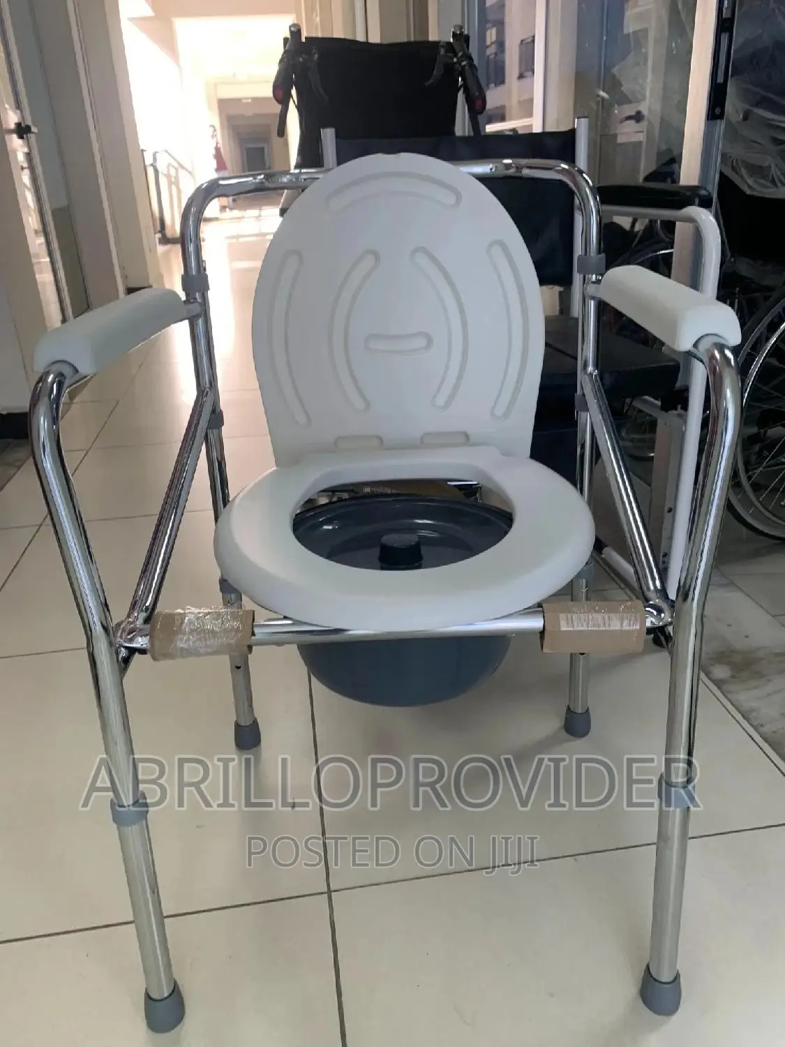 ለታካሚዎች ተንቅሳቃሽ ሽንት ቤት 'Toilet/Shower/Elderly Commode Chair