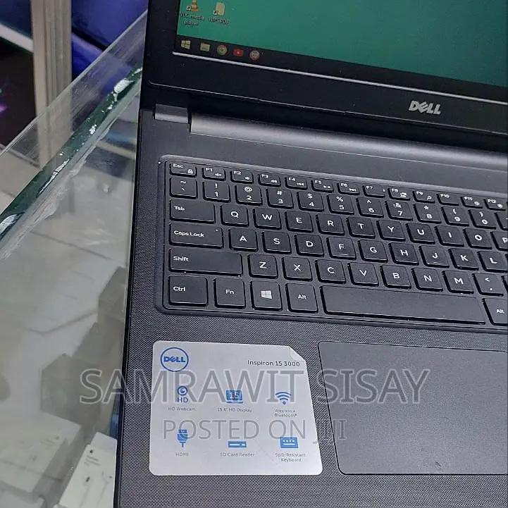 New Laptop Dell Inspiron 15 8GB Intel Core I7 HDD 1T