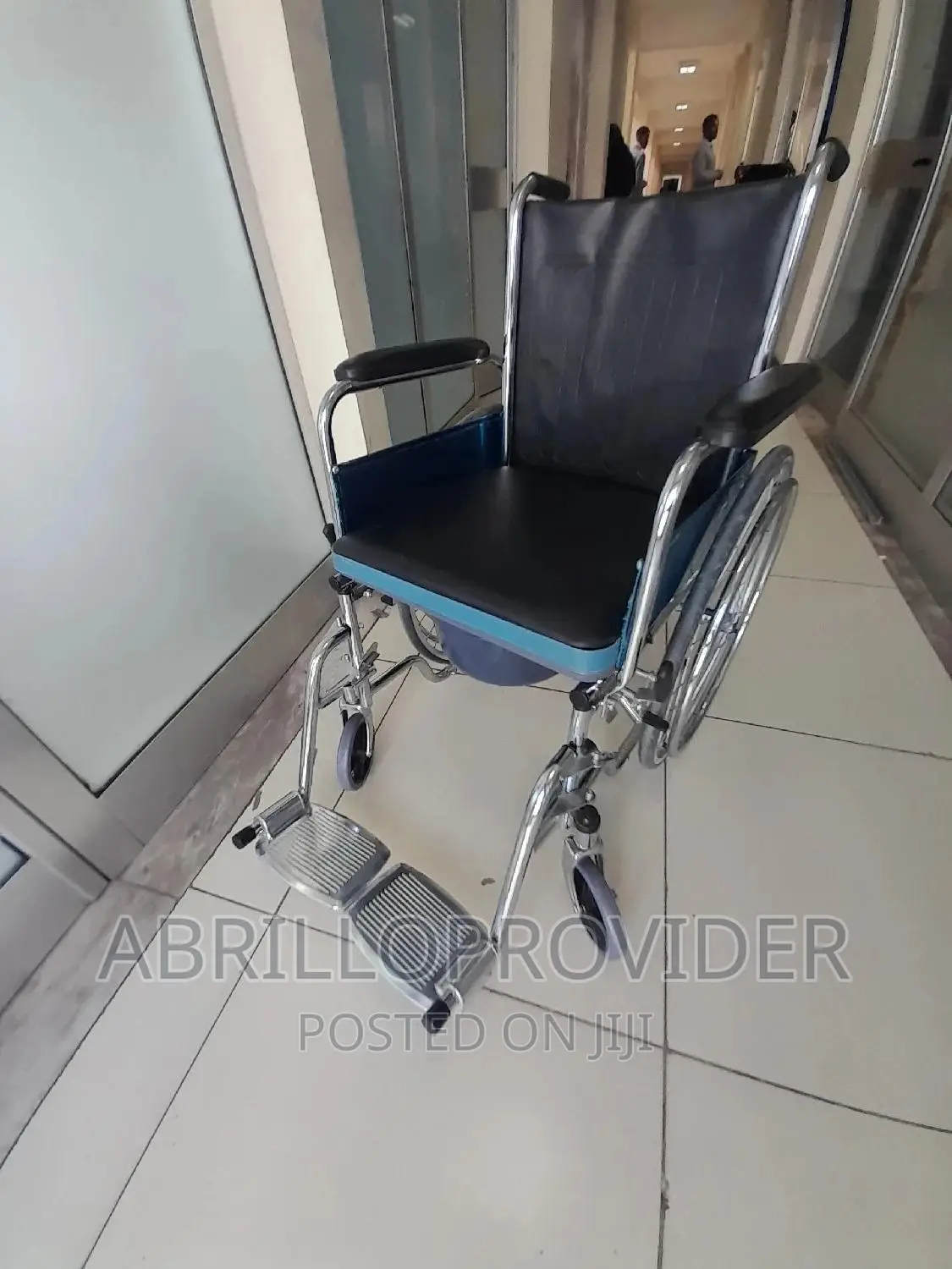 አዲስ ሊባል የሚቺል ዌልቸር Commode Wheelchair=Wheelchair=Wheelchair