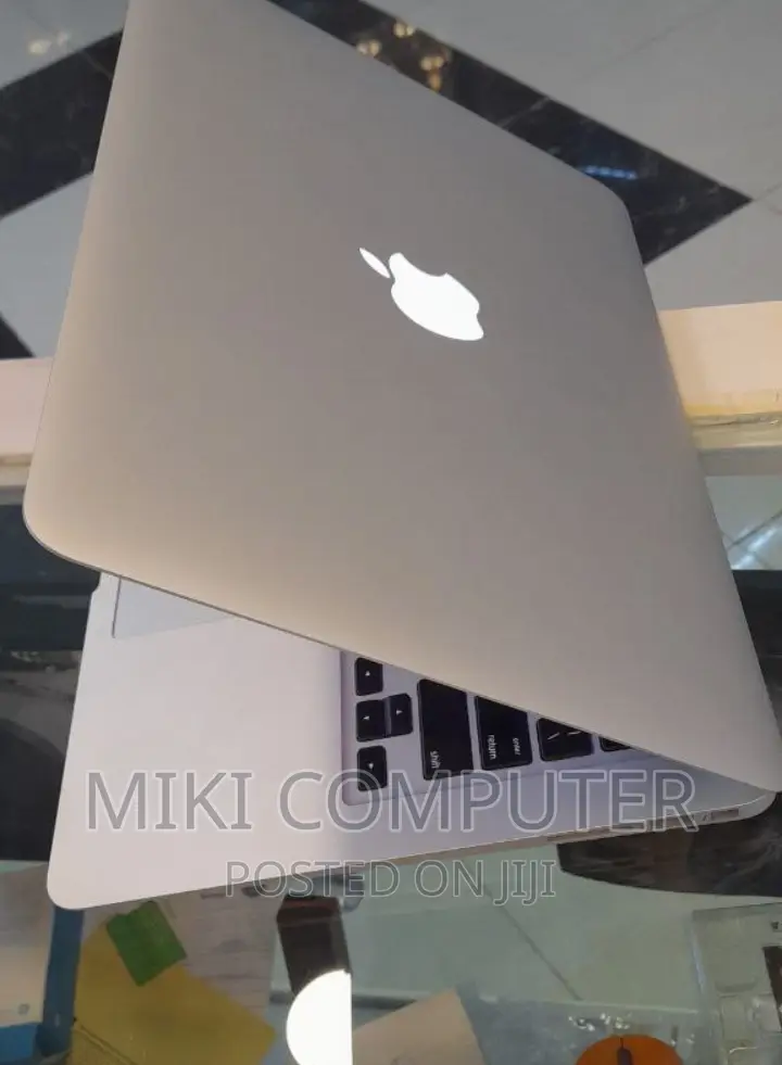 New Laptop Apple MacBook Air 2017 8GB Intel Core I5 SSD 128GB