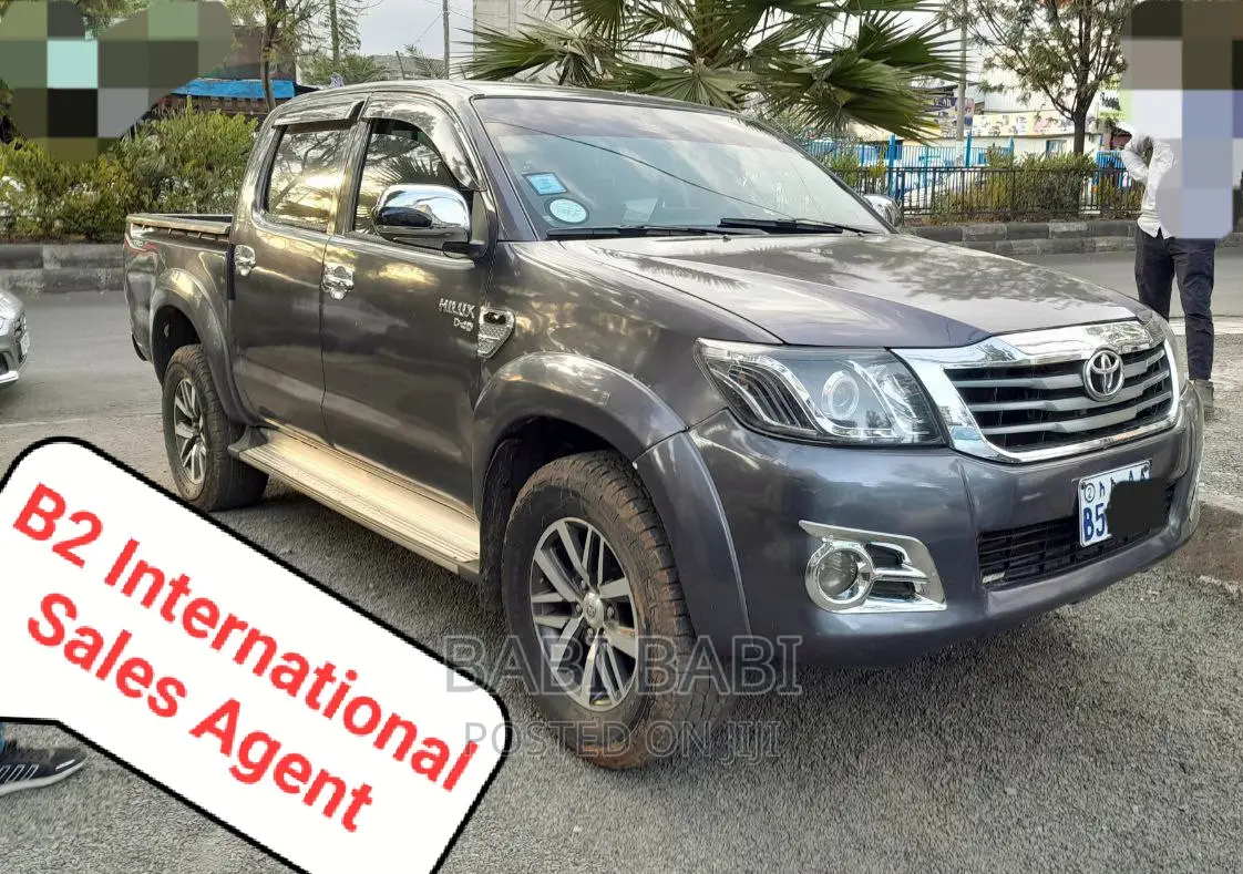 Toyota Hilux 2012 Gray