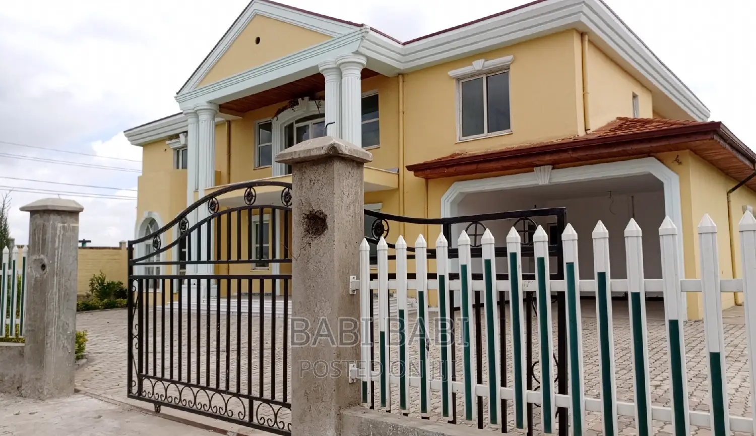 6bdrm House in Ccd Compound, Yeka for sale