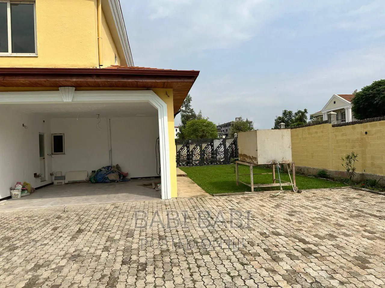 6bdrm House in Ccd Compound, Yeka for sale