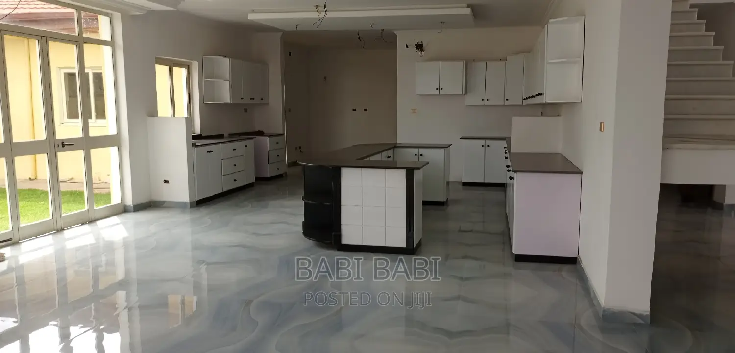 6bdrm House in Ccd Compound, Yeka for sale