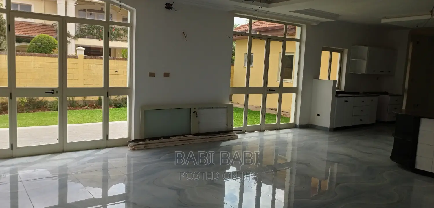 6bdrm House in Ccd Compound, Yeka for sale