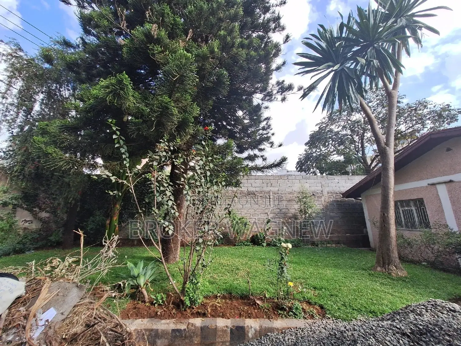2bdrm Villa in Bole for sale