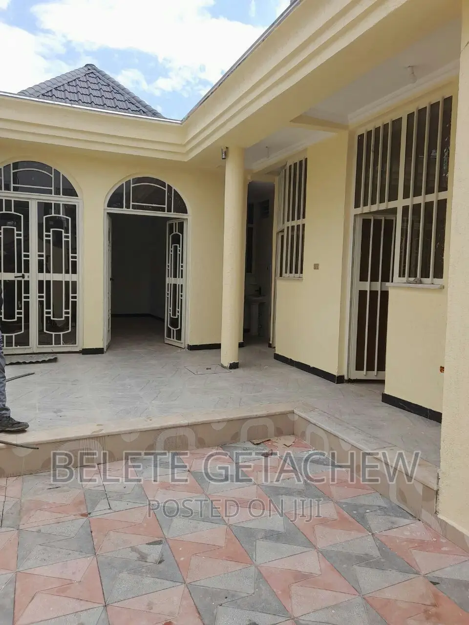 3bdrm Villa in L-Shape Villa Around, Bole for sale