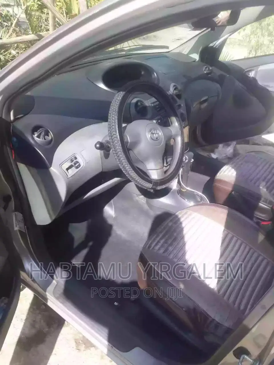 Toyota Vitz 2002 Brown