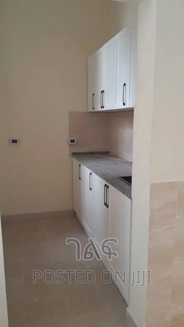 3bdrm Apartment in የግል አፓርትመንት, Bole for sale