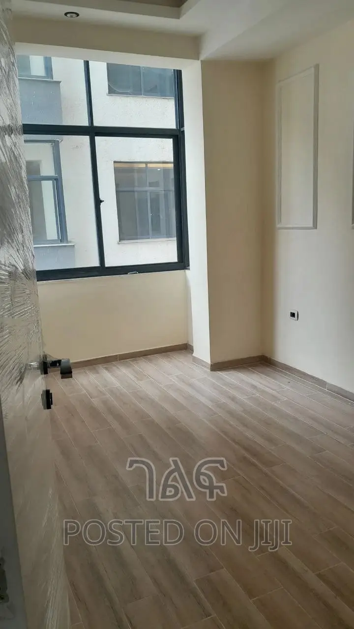 3bdrm Apartment in የግል አፓርትመንት, Bole for sale