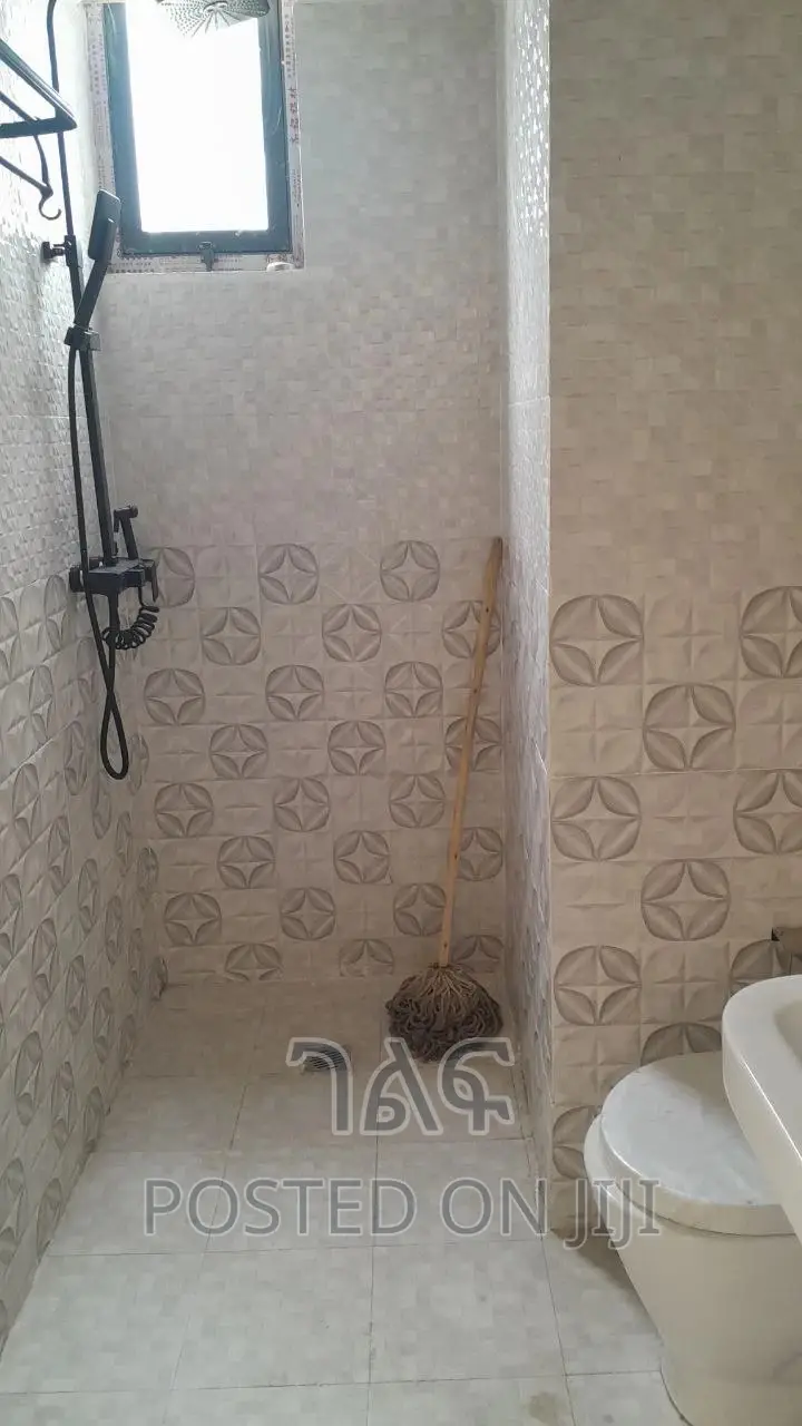 3bdrm Apartment in የግል አፓርትመንት, Bole for sale