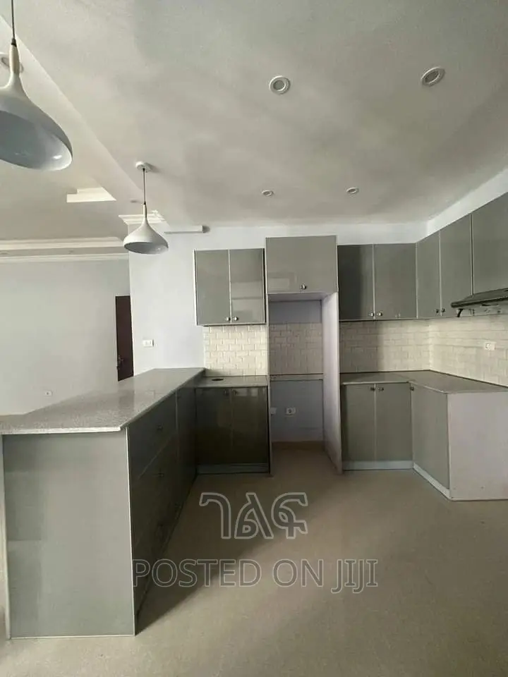 3bdrm Apartment in የግል Cmc ጎሮ, Bole for sale