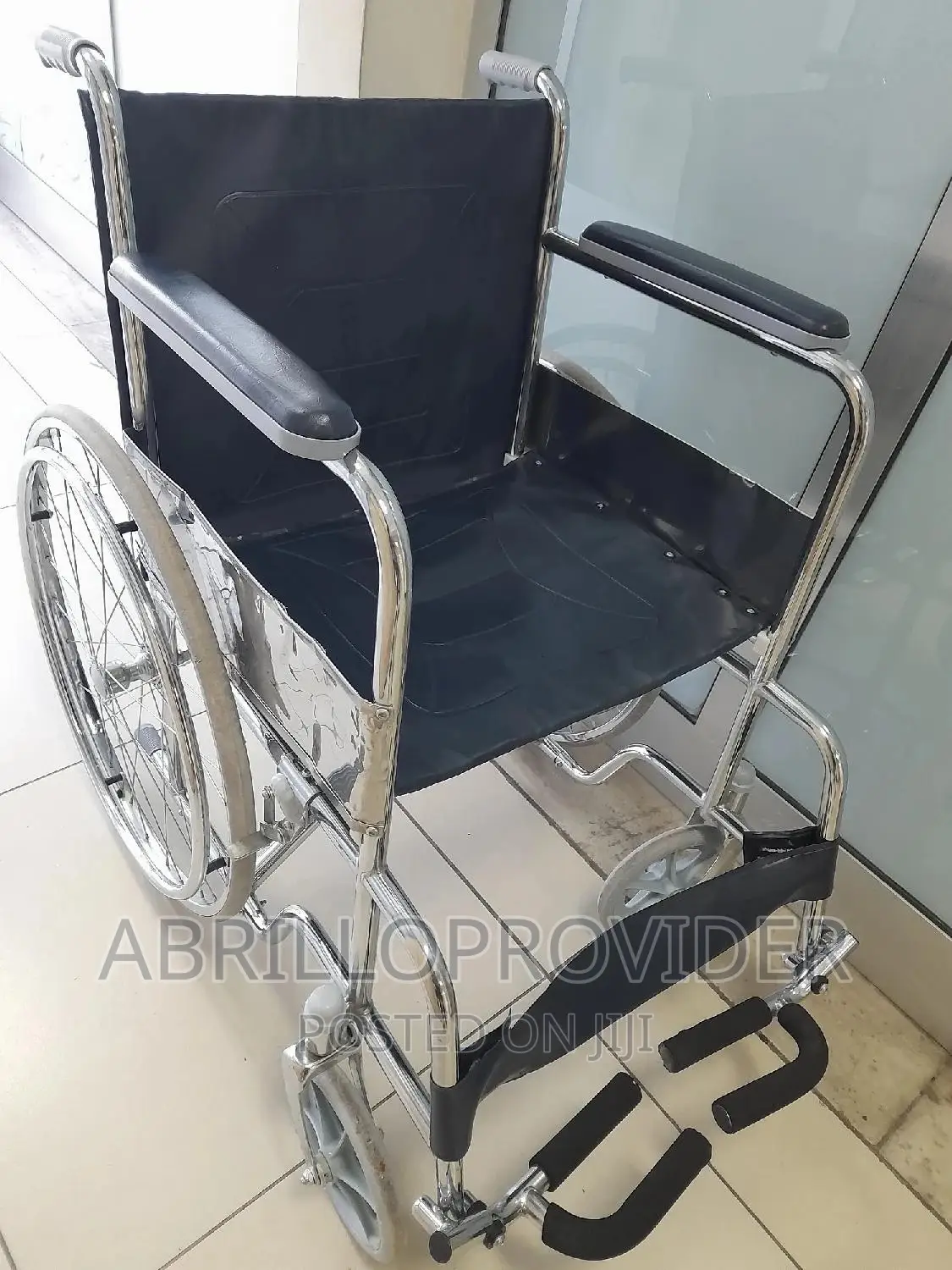 Used Wheelchair የተለያዩ አይነት እና ብዛት ያላቸው ዌልቸሮች