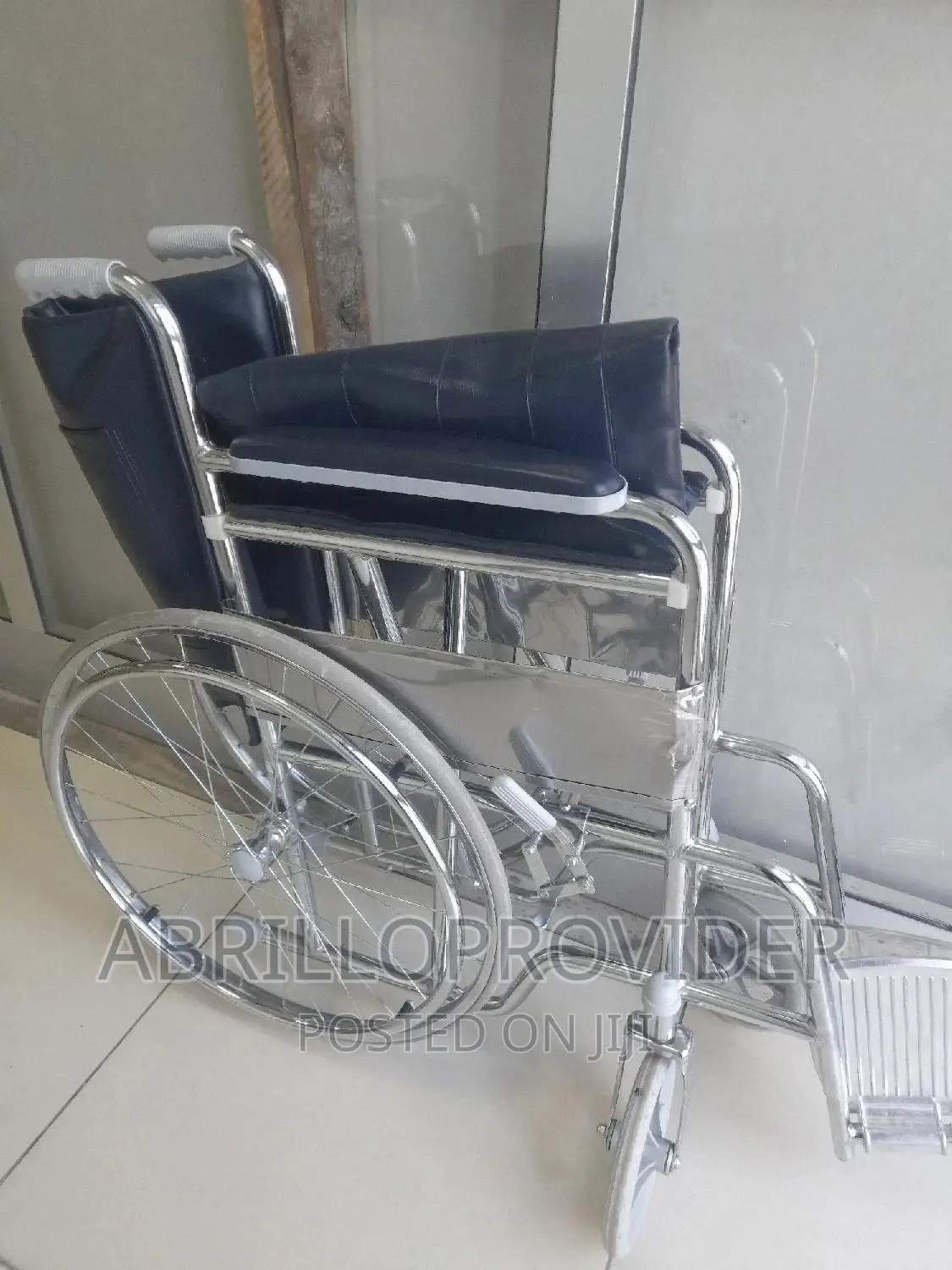Used Wheelchair የተለያዩ አይነት እና ብዛት ያላቸው ዌልቸሮች