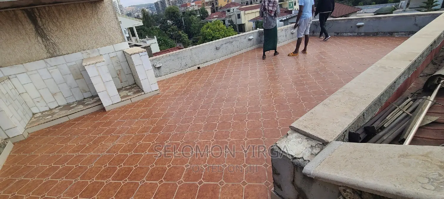 7bdrm House in Adis Abba, Bole for sale