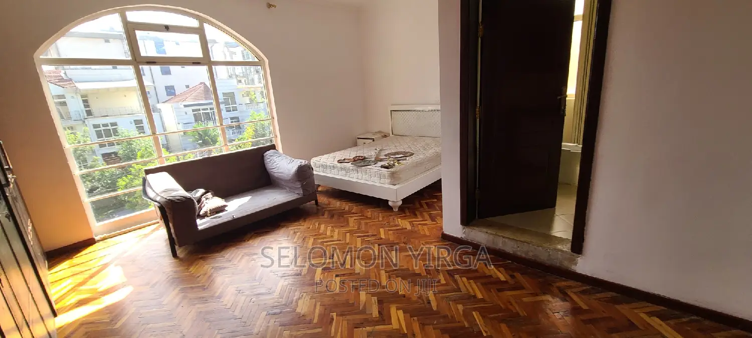 7bdrm House in Adis Abba, Bole for sale