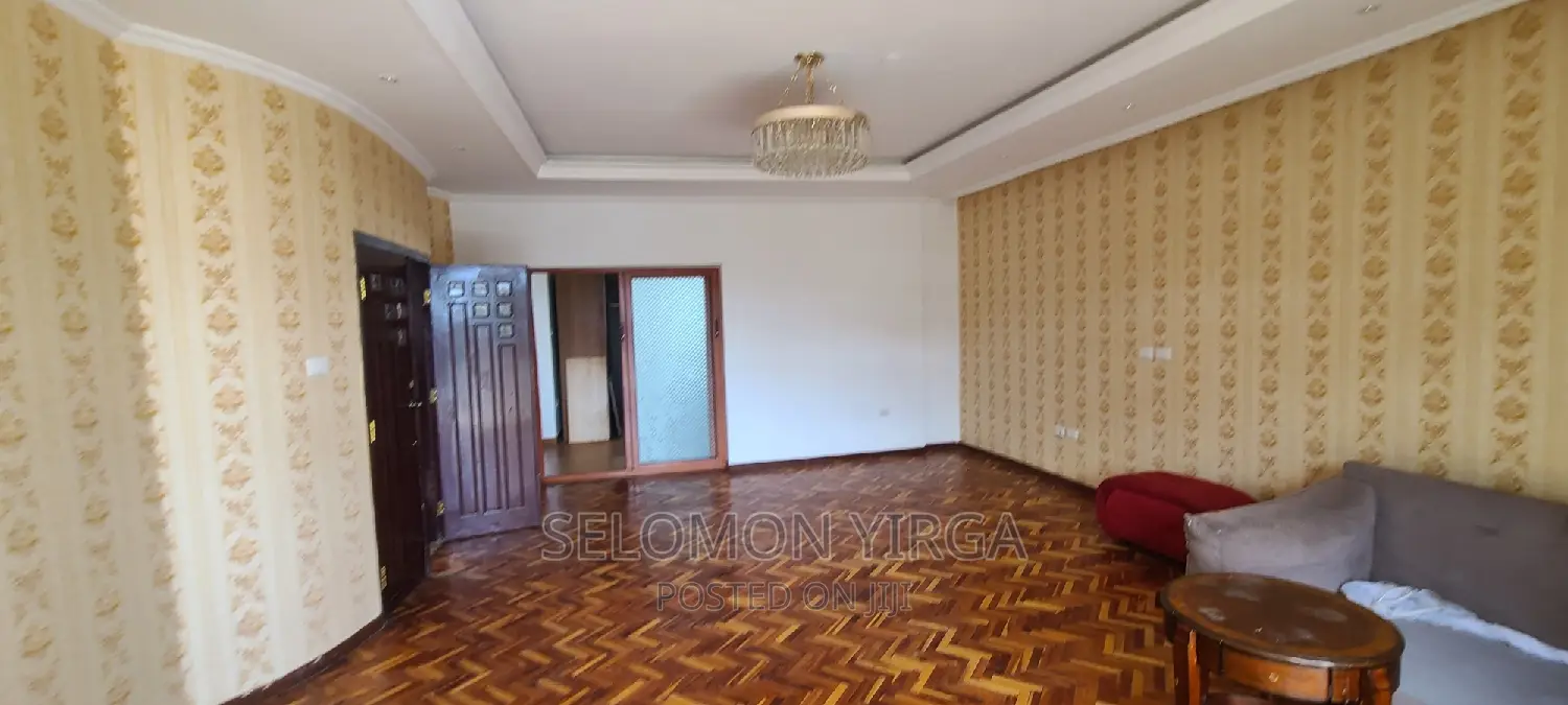 7bdrm House in Adis Abba, Bole for sale