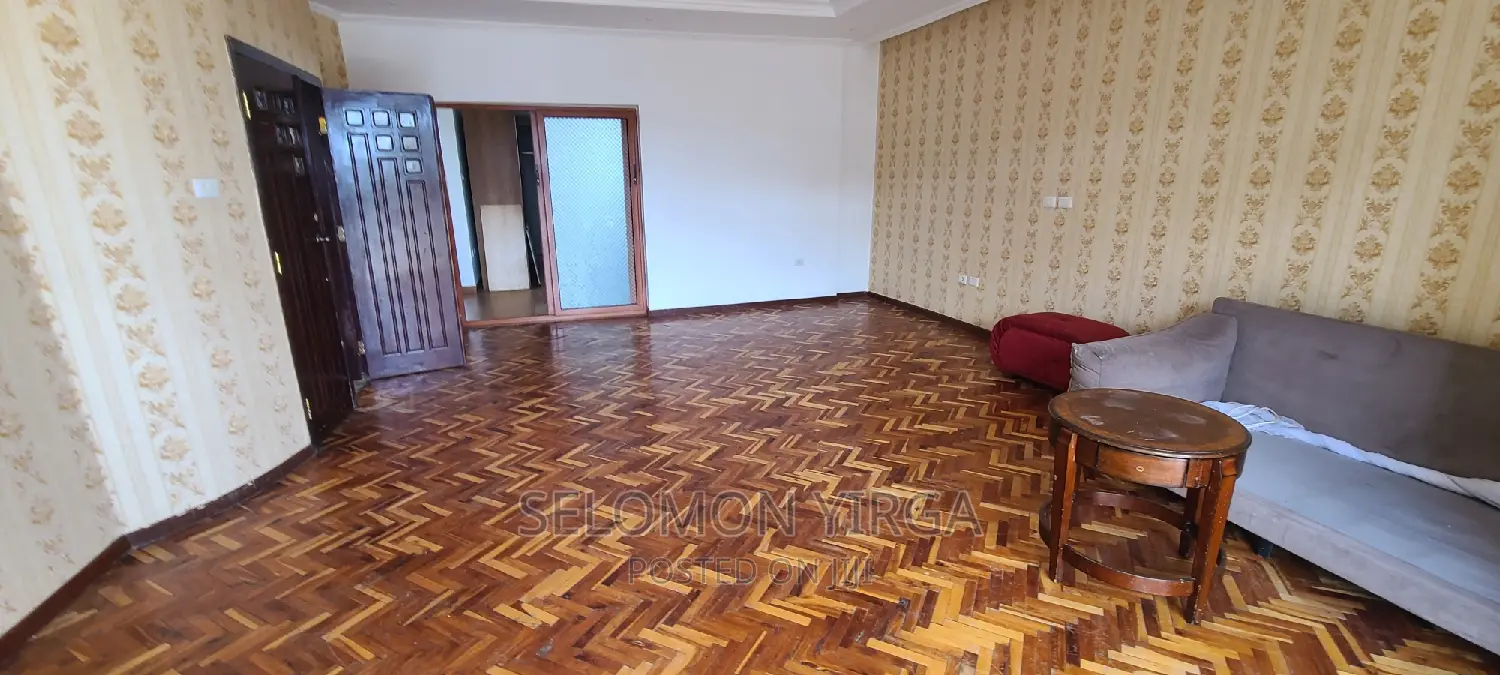 7bdrm House in Adis Abba, Bole for sale