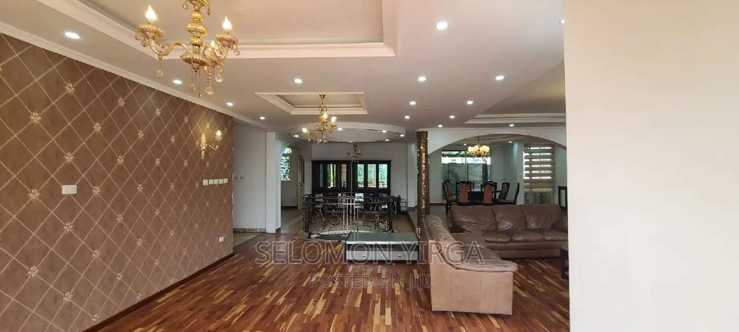 7bdrm House in Adis Abba, Bole for sale