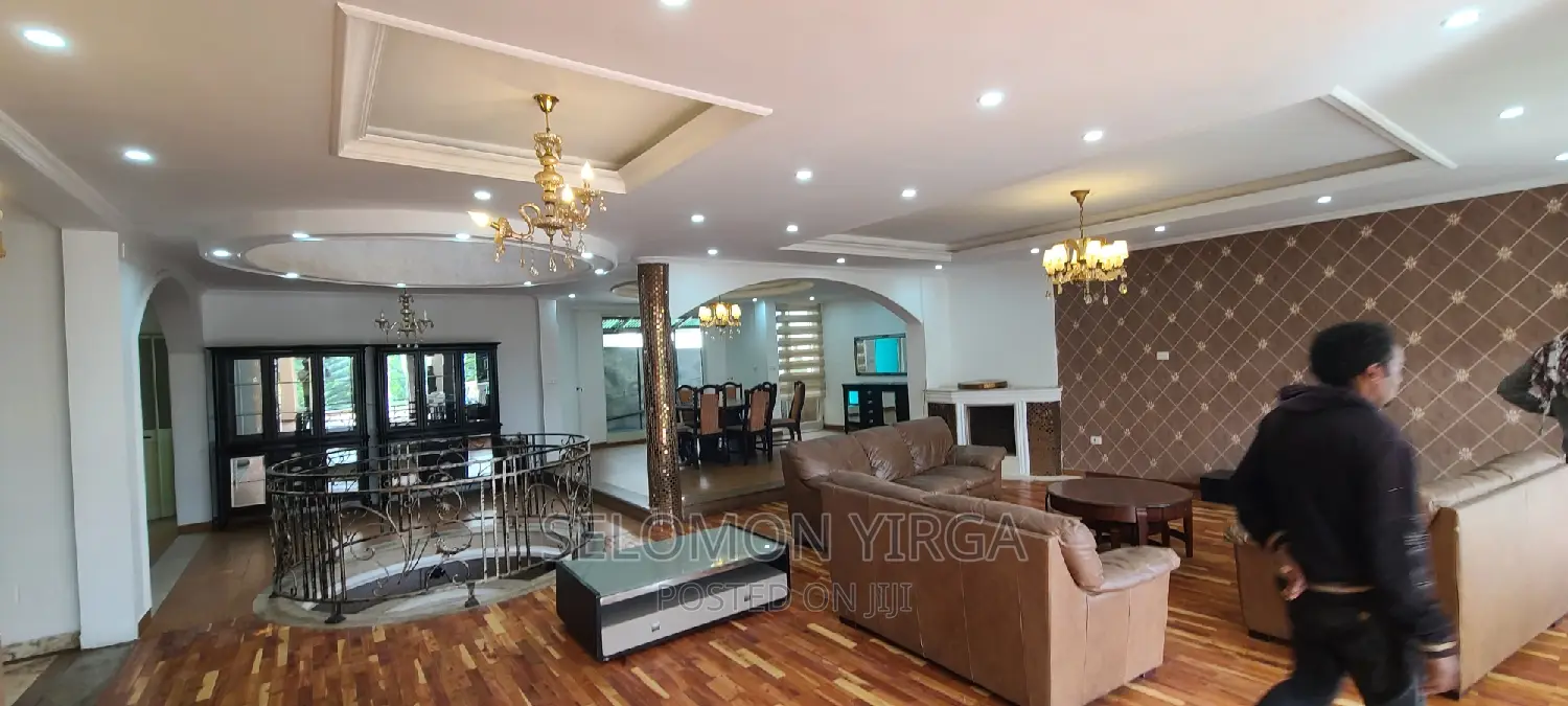 7bdrm House in Adis Abba, Bole for sale