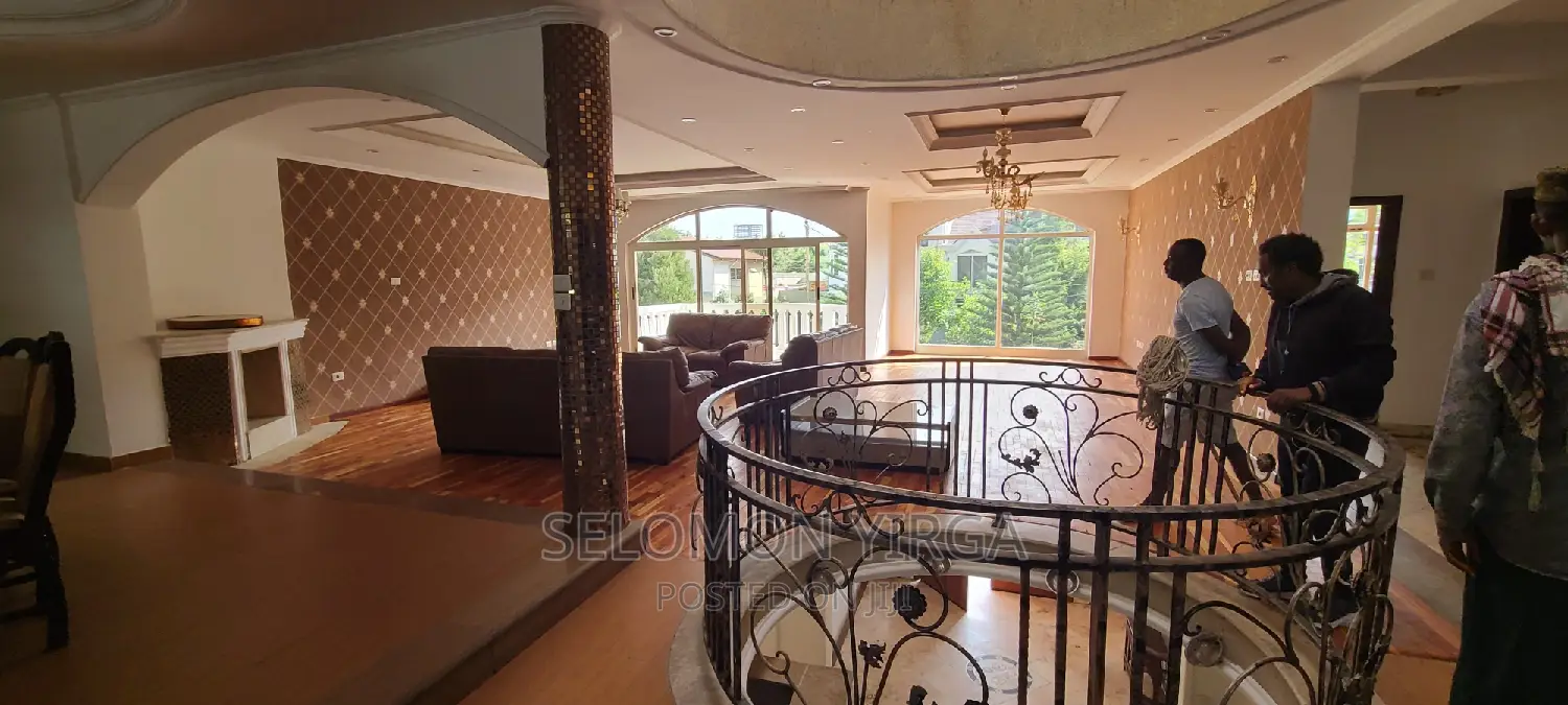 7bdrm House in Adis Abba, Bole for sale