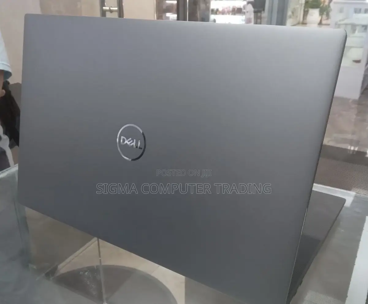 New Laptop Dell Precision 15 7520 32GB Intel Core I7 SSD 512GB