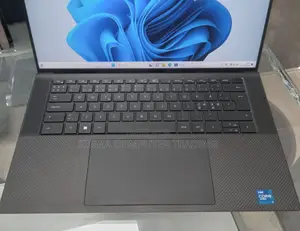 New Laptop Dell Precision 15 7520 32GB Intel Core I7 SSD 512GB