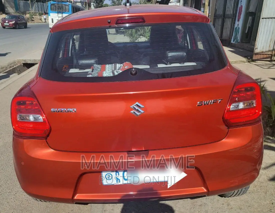Suzuki Swift 2022 Red
