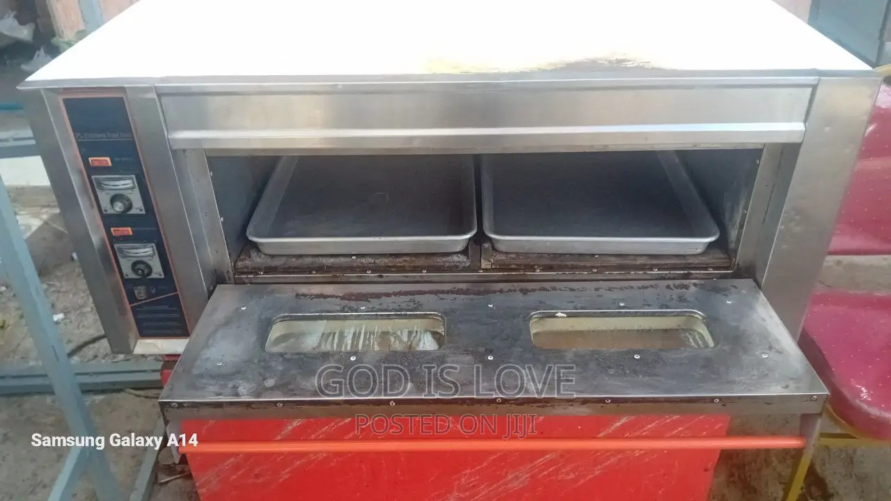 የሚሸጥ ዳቦ መጋገሪያ እና ማቡኪያ