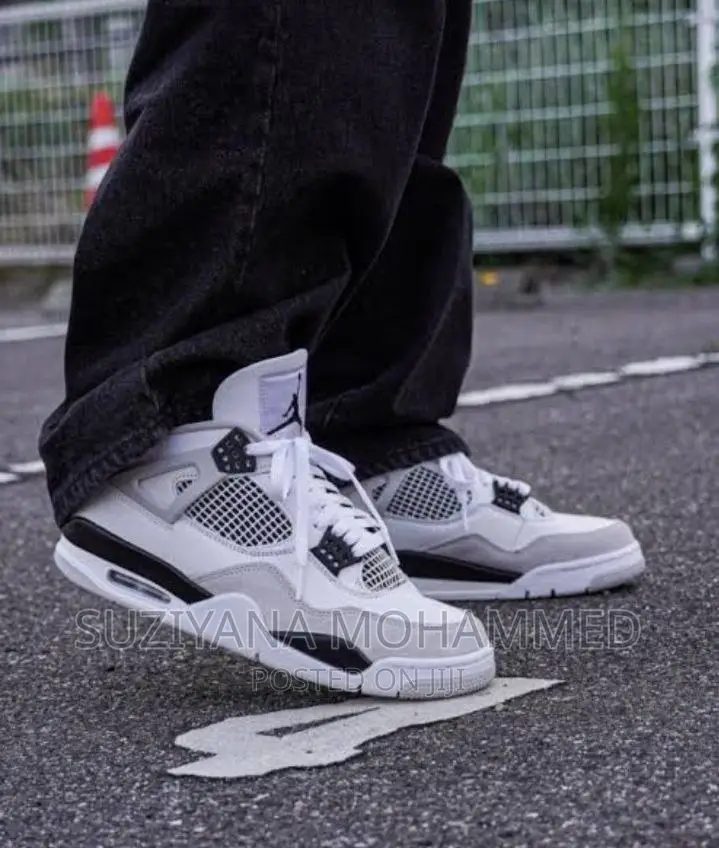 Air Jordan 4