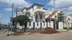 12bdrm House in Addis Abeba, Bole for rent