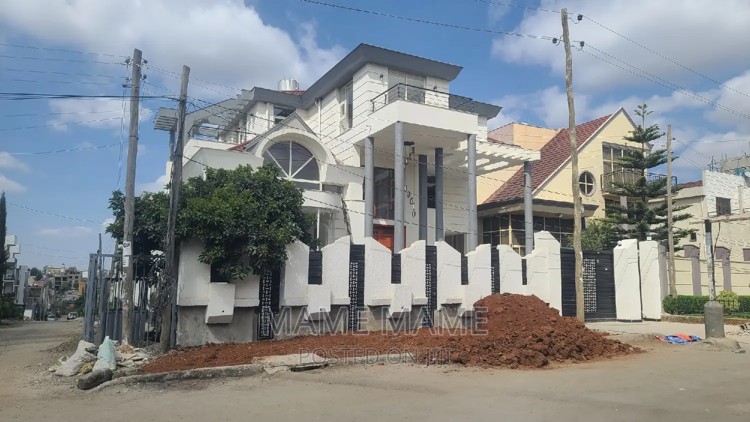 12bdrm House in Addis Abeba, Bole for rent
