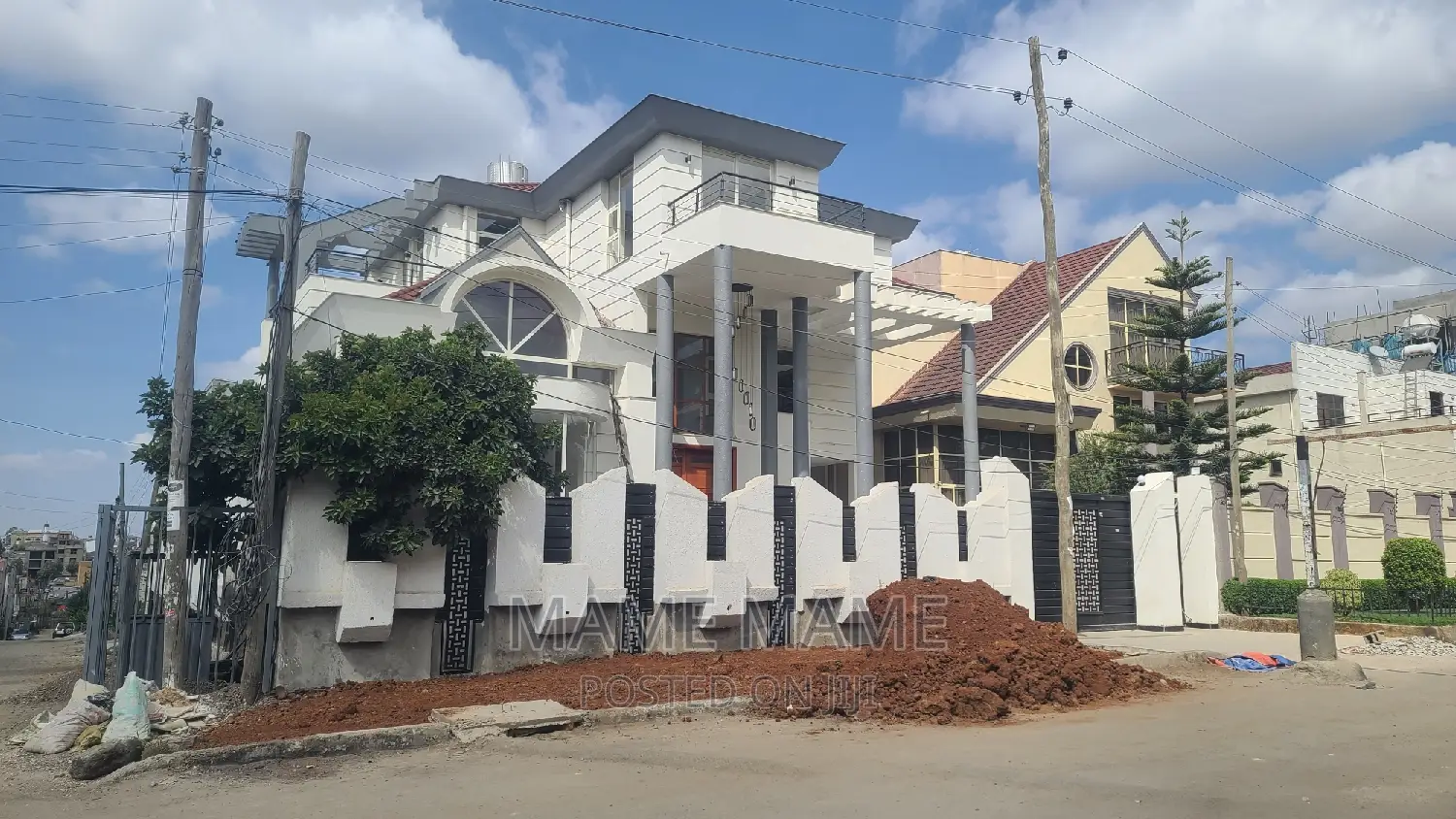 12bdrm House in Addis Abeba, Bole for rent