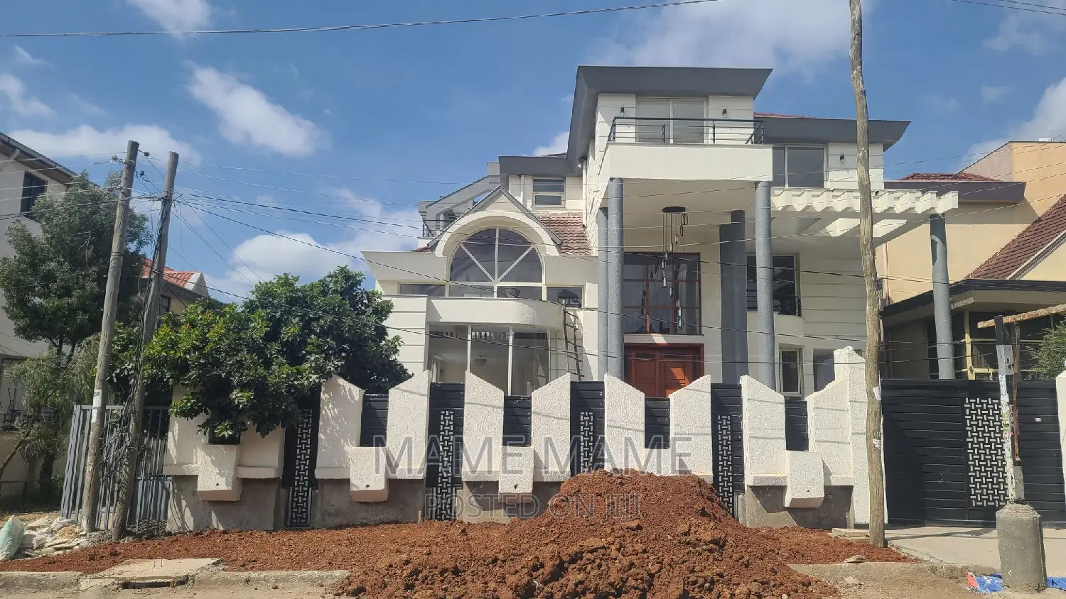 12bdrm House in Addis Abeba, Bole for rent