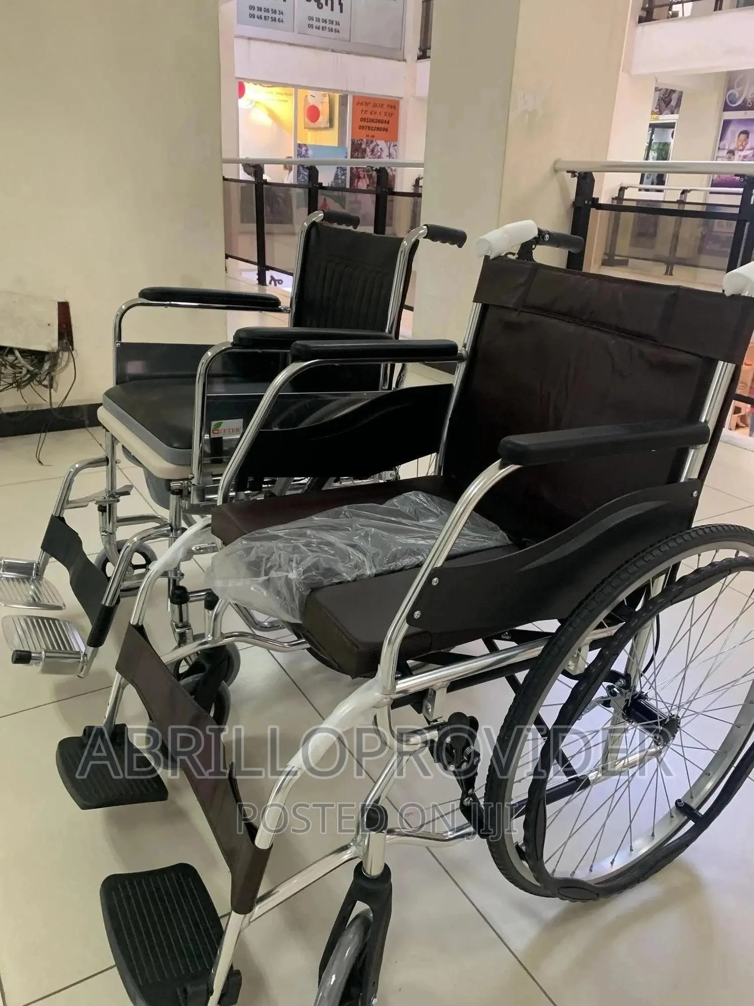 Wheelchairs Folds Up Easily for Storage and Transportation