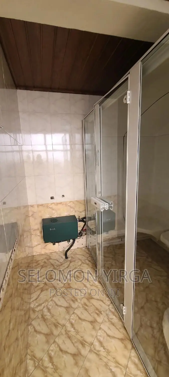 7bdrm House in Adis Abba, Bole for sale