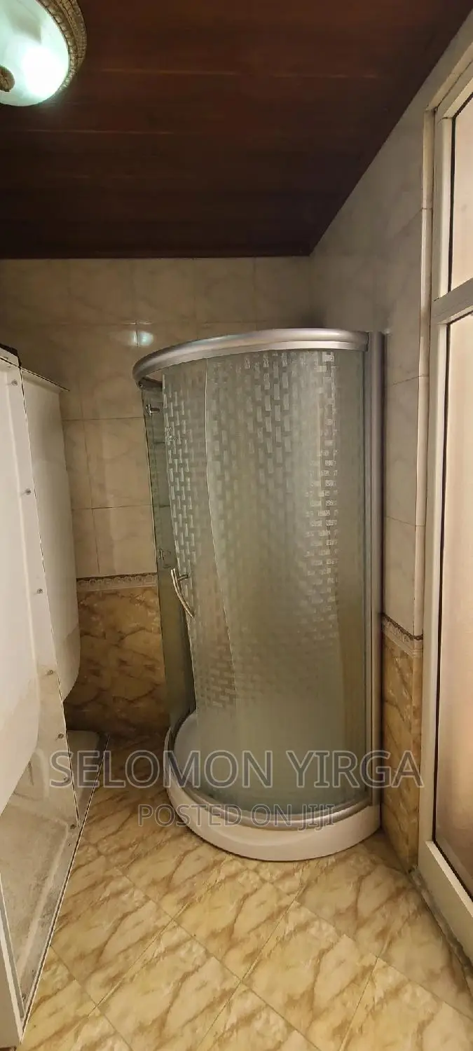 7bdrm House in Adis Abba, Bole for sale