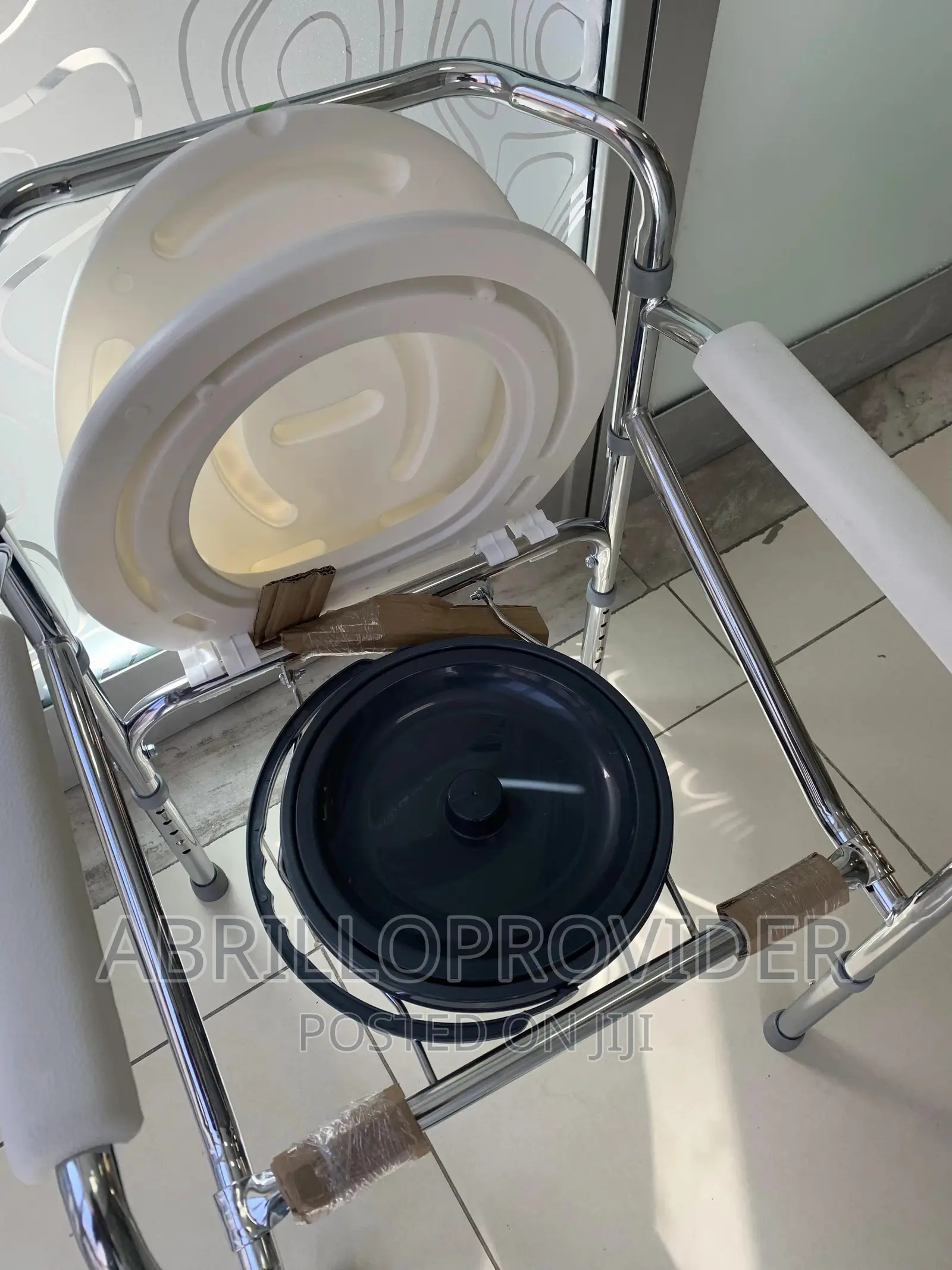 Bedside Commode Chair, Portable Toilet, Supports Bariatric