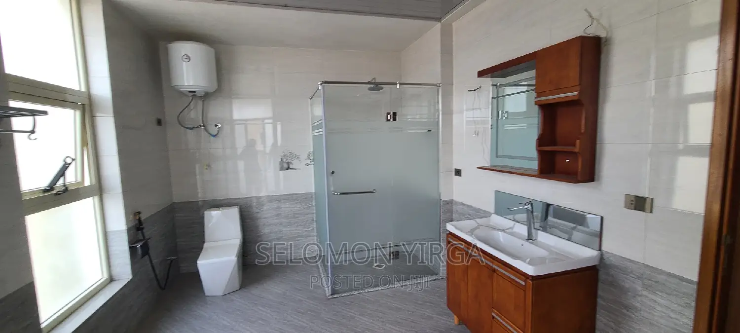 13bdrm House in Adis Abba, Bole for sale