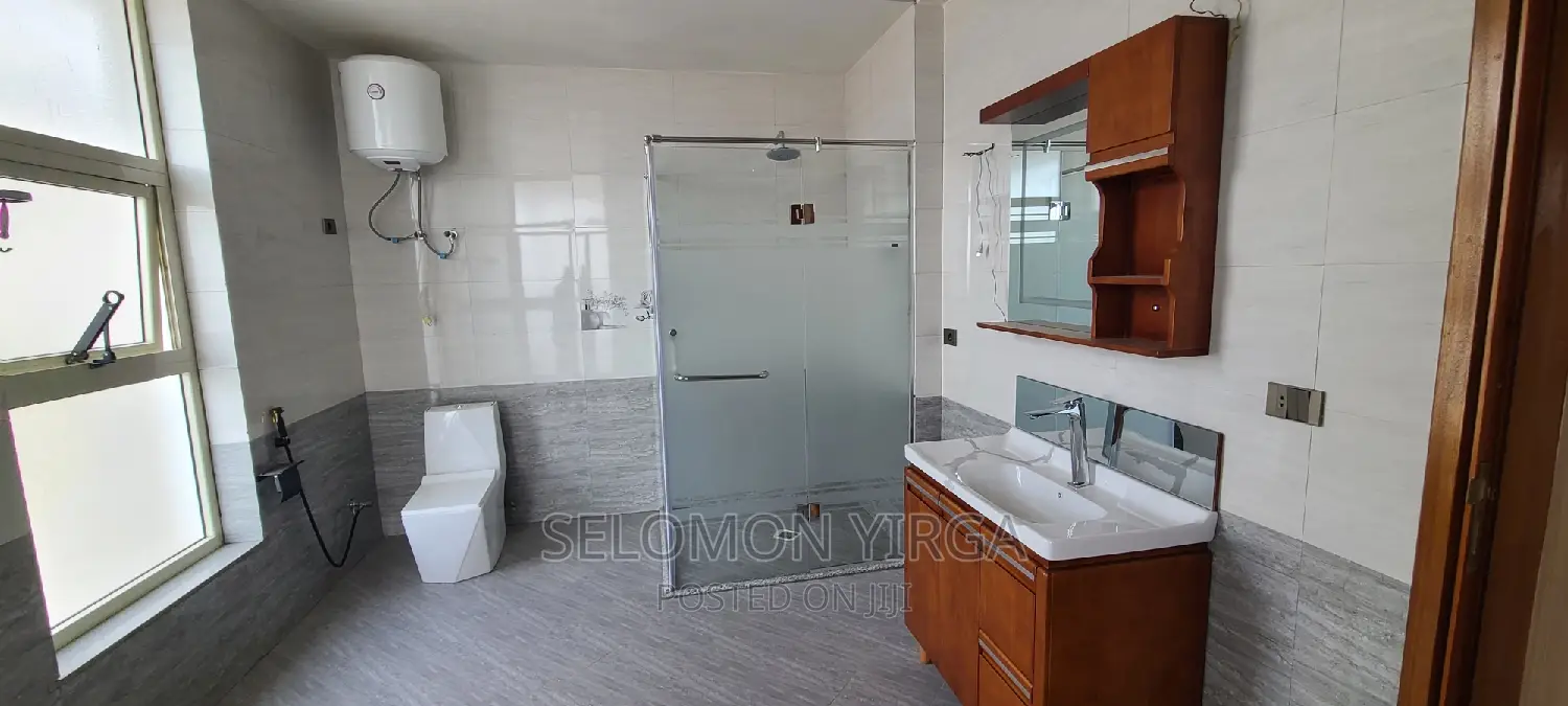 13bdrm House in Adis Abba, Bole for sale